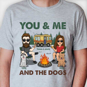 Toi, moi et les chiens, créons des souvenirs - T-shirt unisexe personnalisé, sweat à capuche - Cadeau pour les couples, cadeau pour les amateurs de camping