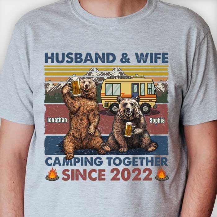 Mari et femme à l'aventure ensemble - T-shirt et sweat à capuche unisexe personnalisé - Cadeau pour couple, cadeau pour les amateurs de camping