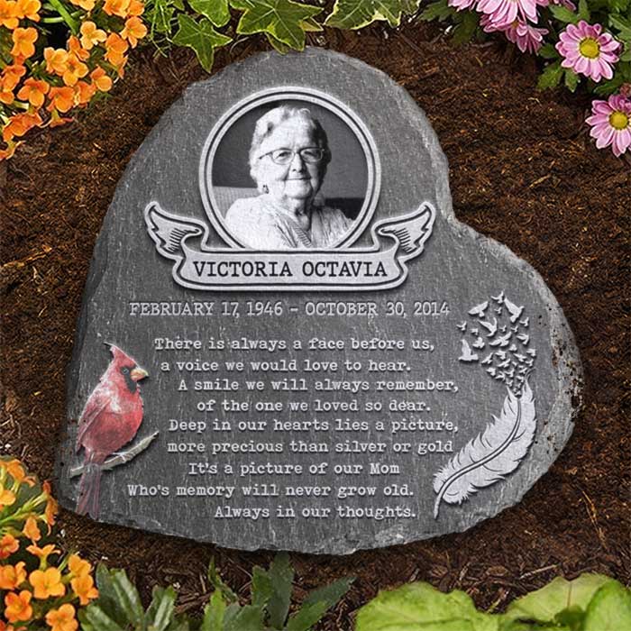 Il y a toujours un visage devant nous, une voix que nous aimerions entendre - Pierre commémorative personnalisée, marqueur funéraire humain - Télécharger une image, cadeau commémoratif, cadeau de sympathie