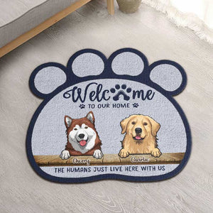 Les humains vivent ici avec nous - Tapis décoratif personnalisé - Cadeau pour les amoureux des animaux
