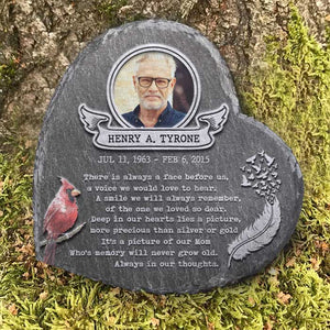 Il y a toujours un visage devant nous, une voix que nous aimerions entendre - Pierre commémorative personnalisée, marqueur funéraire humain - Télécharger une image, cadeau commémoratif, cadeau de sympathie