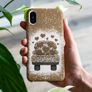 Grand-mère chargeant un camion en forme de cœur – Cadeau pour maman et grand-mère – Coque de téléphone personnalisée