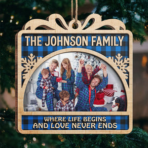 Cet amour ne finit jamais - Décoration de Noël personnalisée en bois en forme de boîte-cadeau - Télécharger une image, cadeau pour la famille, cadeau de Noël