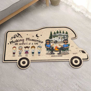 Tapis décoratif personnalisé « Créer des souvenirs sur un camping » – Cadeau pour les couples, cadeau pour les amateurs de camping 