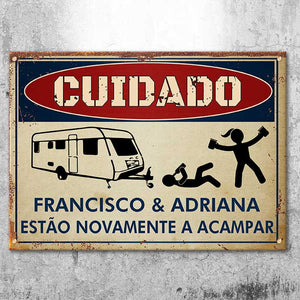 Os Campistas Bêbados Estão Acampando Novamente - Panneau métallique de camping personnalisé portugais