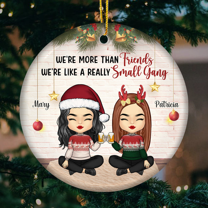 Nous sommes sœurs de cœur - Ornement personnalisé Bestie - Forme ronde en céramique - Cadeau de Noël pour meilleures amies, BFF, sœurs