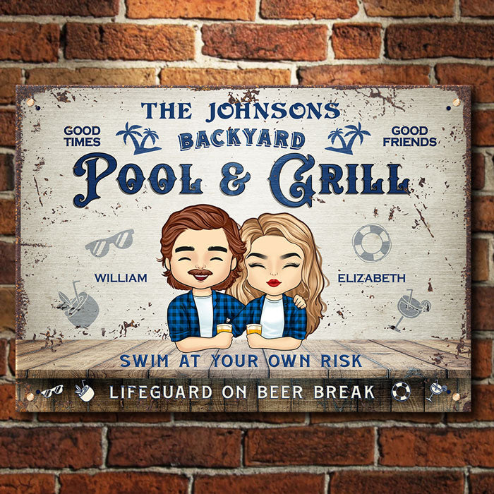 Piscine et barbecue dans le jardin - Nagez à vos risques et périls, et sauveteur en pause bière - Cadeau pour couple, mari et femme, plaque en métal personnalisée