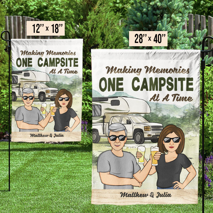Créer des souvenirs sur un camping - Drapeau personnalisé - Cadeau pour les amateurs de camping