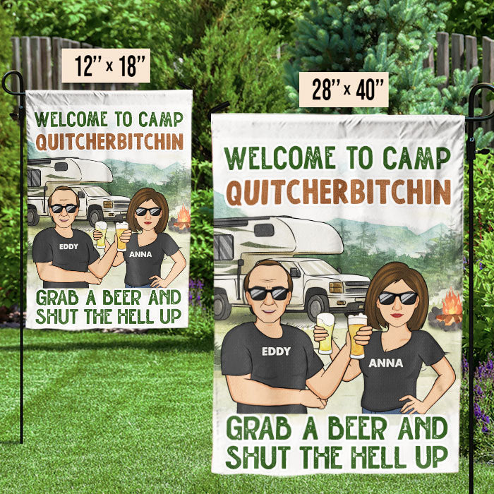 Bienvenue au Camp Quitcherbitchin – Drapeau personnalisé – Cadeau pour les amateurs de camping