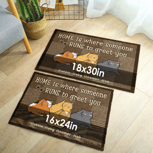 Là où quelqu'un court pour vous saluer - Tapis décoratif personnalisé - Cadeau pour les amoureux des animaux