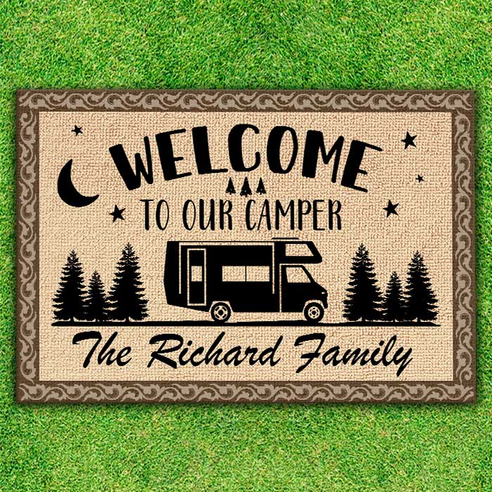 Tapis décoratif personnalisé « Créer des souvenirs sur un camping » – Cadeau pour les amateurs de camping