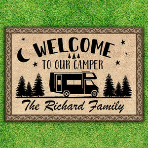 Tapis décoratif personnalisé « Créer des souvenirs sur un camping » – Cadeau pour les amateurs de camping