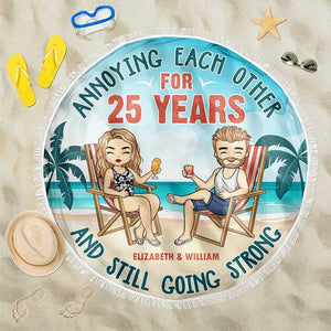 Mari et femme s'agacent mutuellement - Serviette de plage ronde personnalisée - Cadeau pour couple, mari et femme