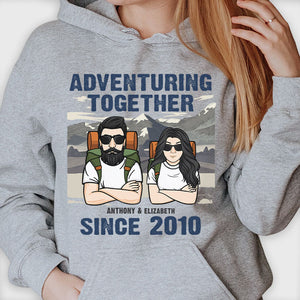 Couple en aventure ensemble - Cadeau pour couple, mari et femme - Sweat à capuche unisexe personnalisé