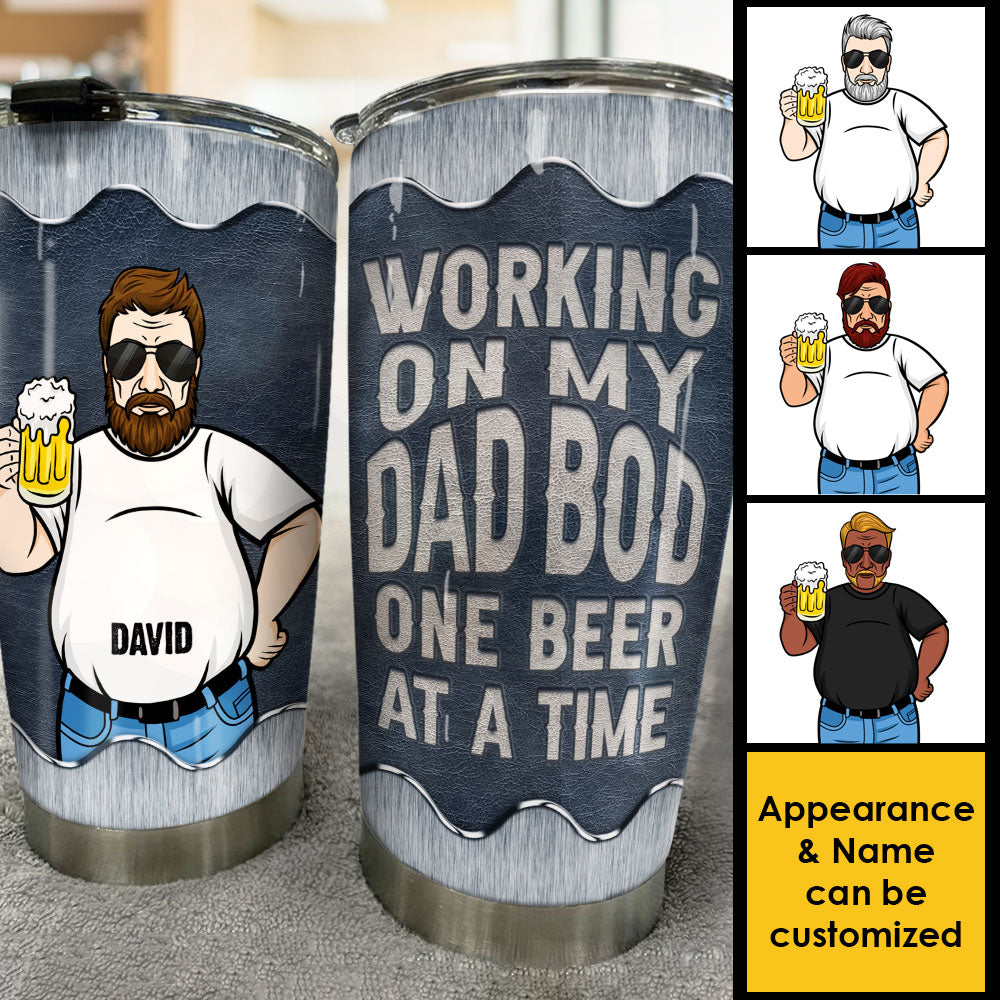 Je travaille sur mon corps de père, une bière à la fois - Cadeau pour papa, grand-père - Verre personnalisé