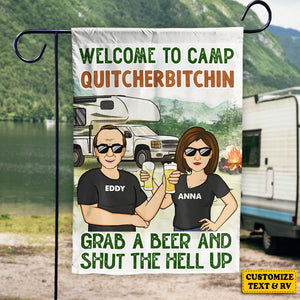 Bienvenue au Camp Quitcherbitchin – Drapeau personnalisé – Cadeau pour les amateurs de camping