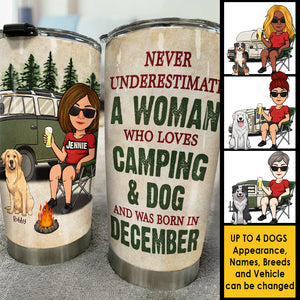 Une femme aime le camping et les chiens - Gobelet personnalisé - Cadeau pour les amoureux du camping et des animaux
