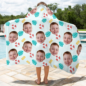 Serviette de plage à capuche personnalisée avec photo « Le bonheur arrive par vagues » - Cadeau pour enfants et membres de la famille