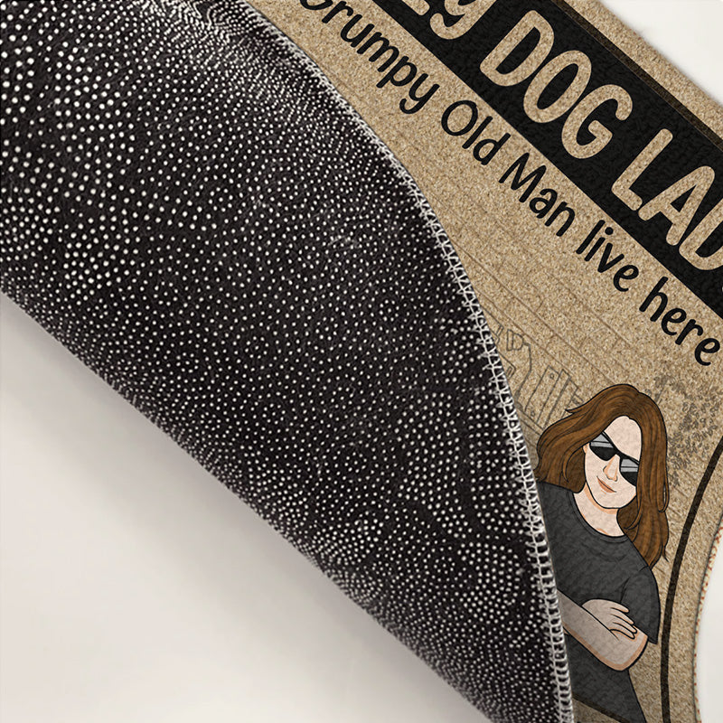 Tapis décoratif personnalisé pour chien et chat : une dame folle et son vieil homme grincheux ! Cadeau pour les amoureux des animaux.