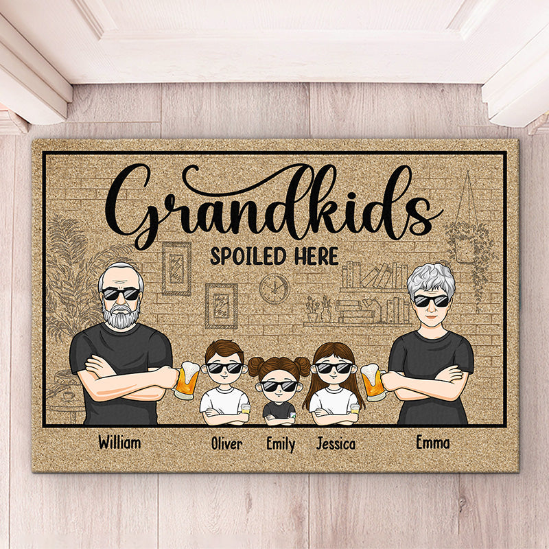 Bienvenue chez nous, petits-enfants gâtés ici - Tapis décoratif personnalisé pour la famille - Cadeau pour grand-mère, grand-père