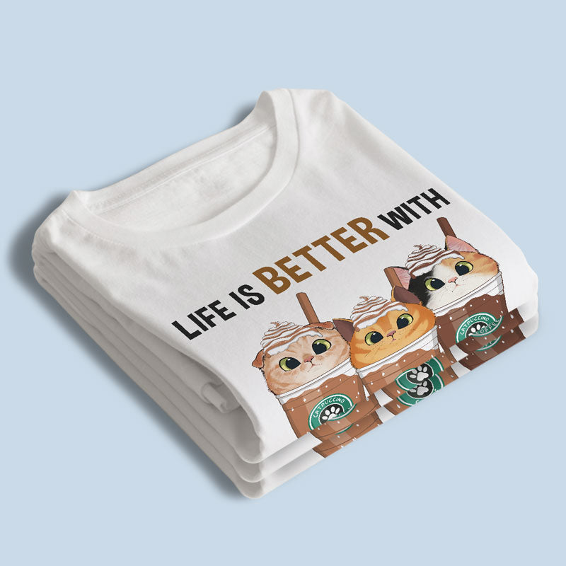 La vie est meilleure avec du café et un bébé en fourrure - T-shirt, sweat à capuche et sweat-shirt unisexe personnalisé pour chien et chat - Cadeau pour les propriétaires et les amoureux des animaux